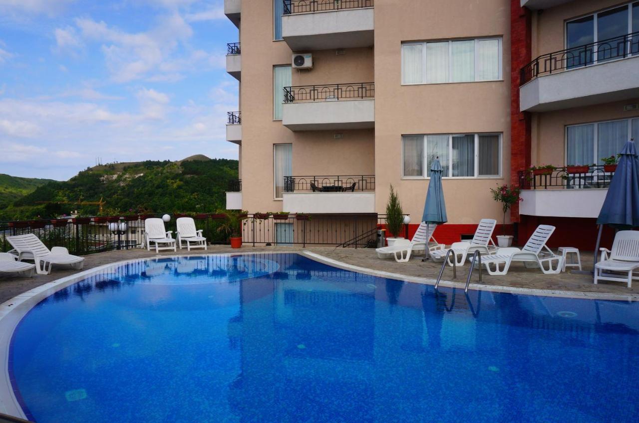 Апартаменти Свети Георги - Saint George Apartments كافارنا المظهر الخارجي الصورة